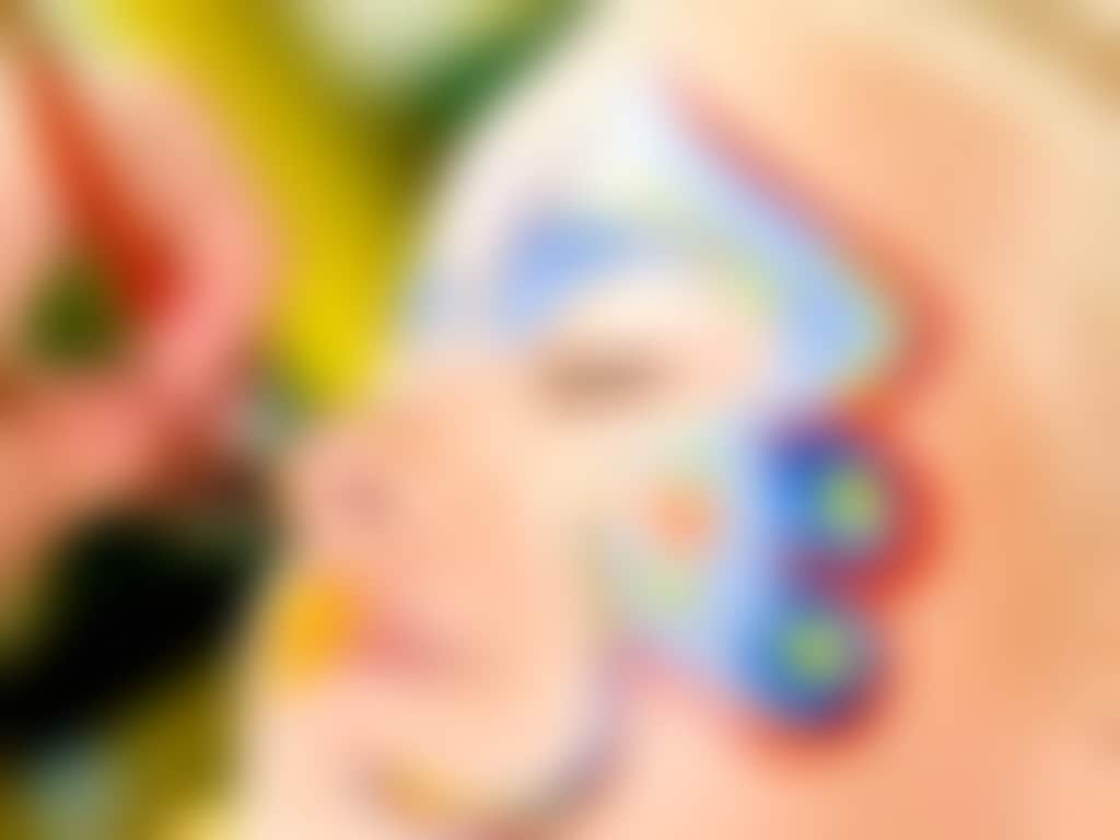 Facepainting blonde girl d