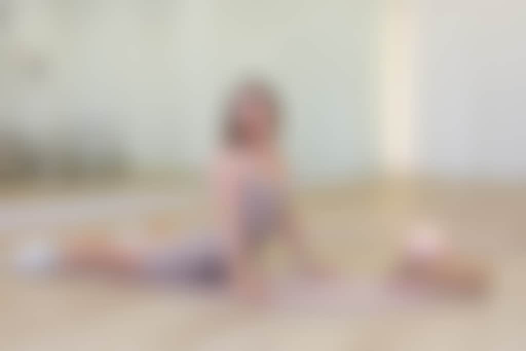 LUMEA Pilates floor exercise