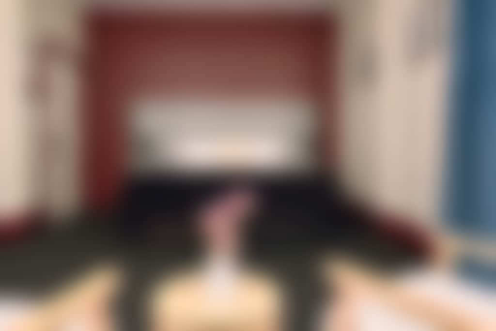 Stirling Arms Hotel room