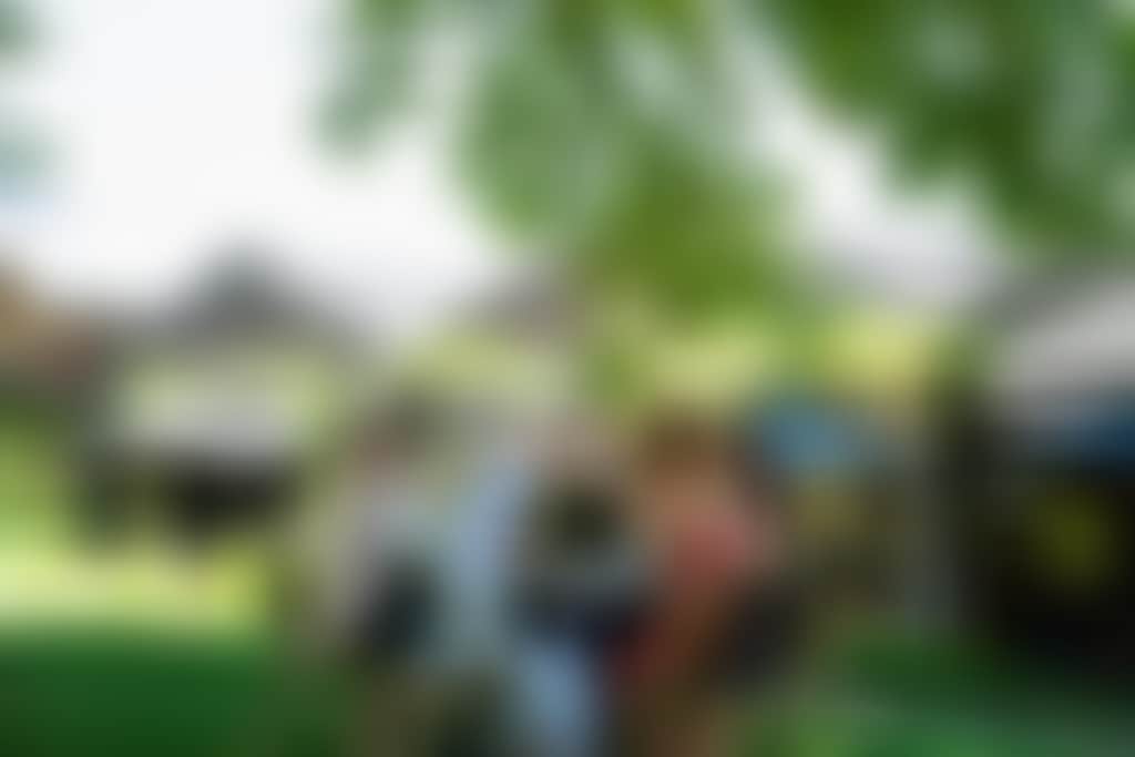 Sandalford ladies raise their glasses