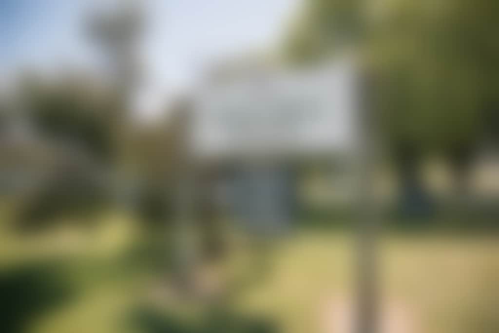 Twin Hill Wines entry signage